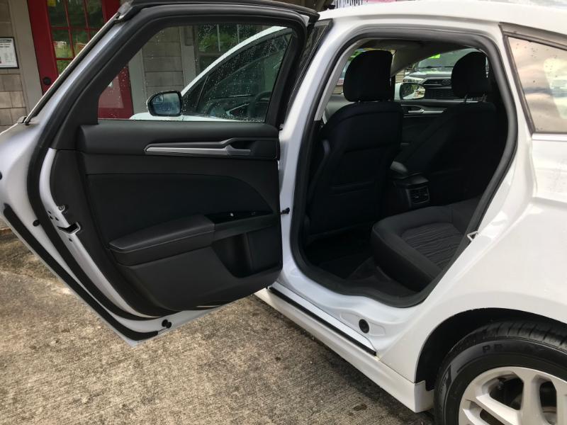 Ford Fusion SE 2016