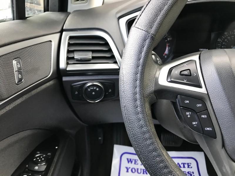Ford Fusion SE 2016