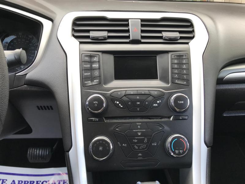 Ford Fusion SE 2016