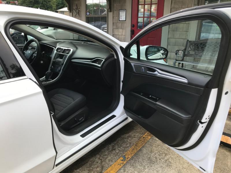 Ford Fusion SE 2016