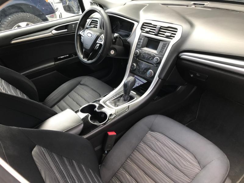 Ford Fusion SE 2016