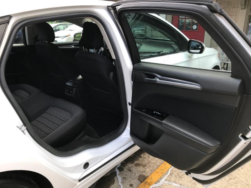 Ford Fusion SE 2016