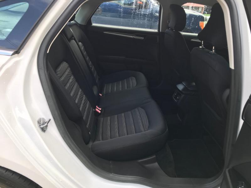Ford Fusion SE 2016