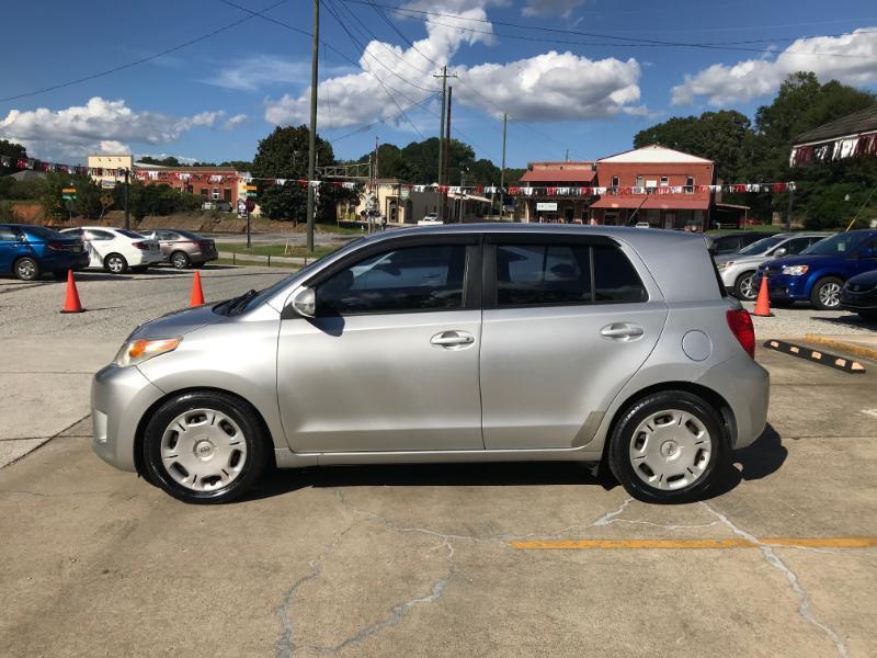 Scion xD Base 4D Hatchback 2009