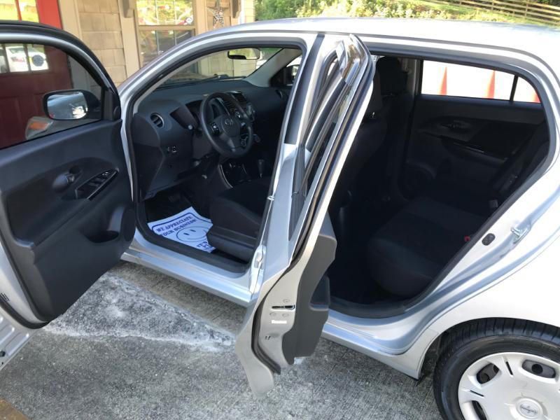 Scion xD Base 4D Hatchback 2009