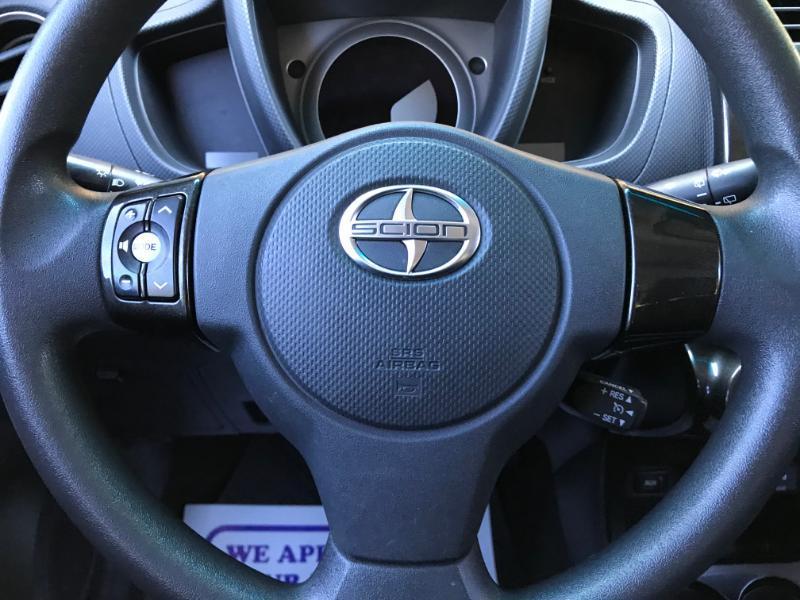 Scion xD Base 4D Hatchback 2009