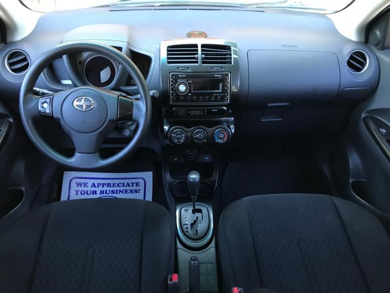 Scion xD Base 4D Hatchback 2009