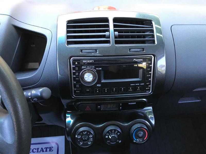 Scion xD Base 4D Hatchback 2009
