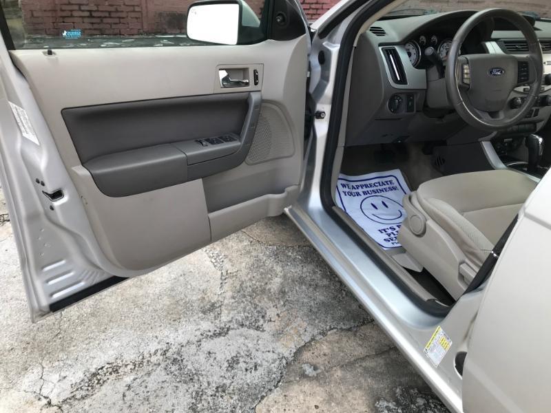 Ford Focus SES Sedan 2009