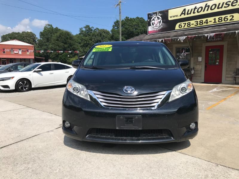 Toyota Sienna XLE Premium FWD 8-Passenger V6 2017