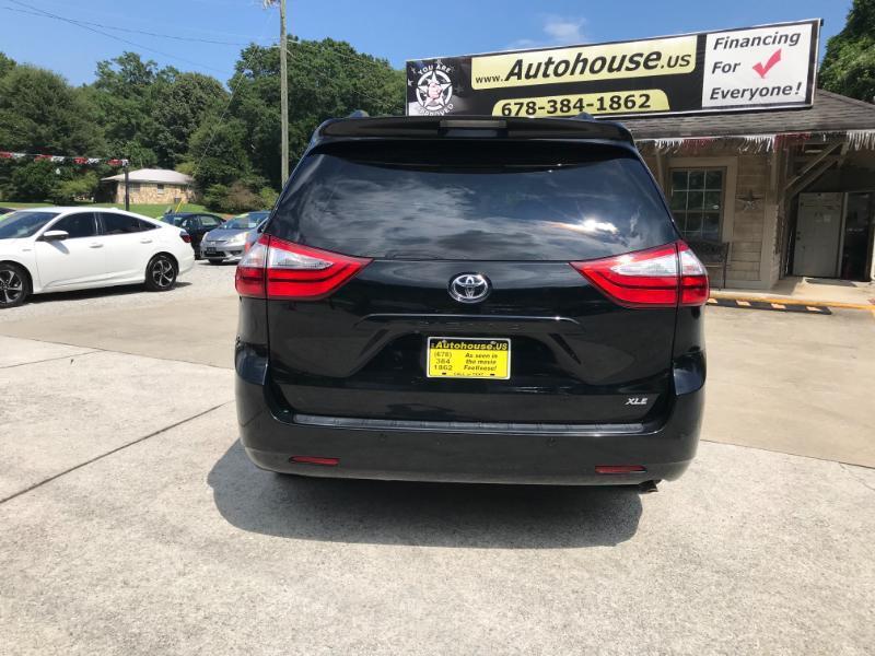 Toyota Sienna XLE Premium FWD 8-Passenger V6 2017