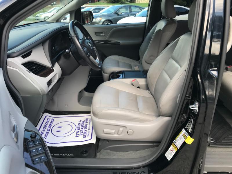 Toyota Sienna XLE Premium FWD 8-Passenger V6 2017
