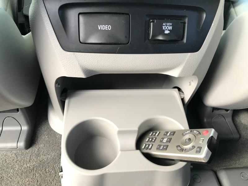 Toyota Sienna XLE Premium FWD 8-Passenger V6 2017