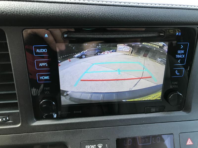 Toyota Sienna XLE Premium FWD 8-Passenger V6 2017