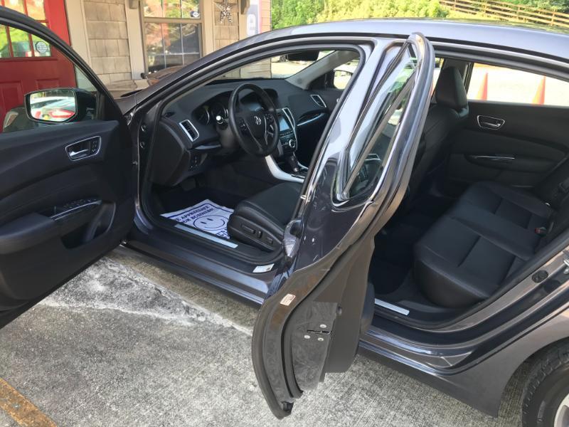 Acura TLX 2.4L FWD 2018