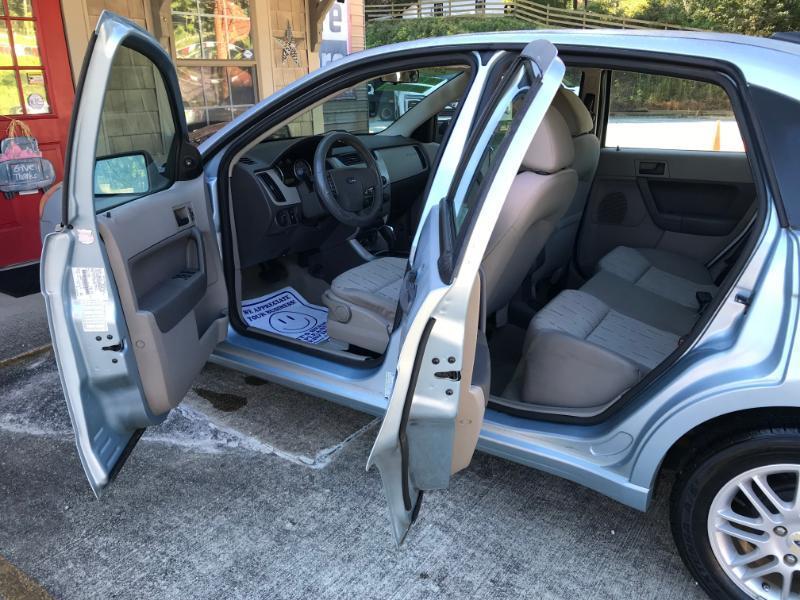 Ford Focus SE Sedan 2009