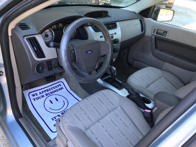 Ford Focus SE Sedan 2009