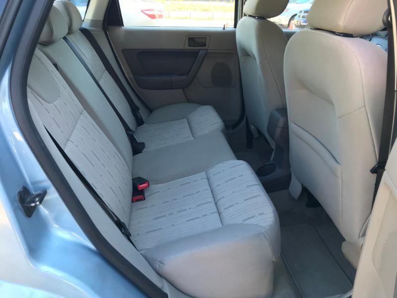 Ford Focus SE Sedan 2009