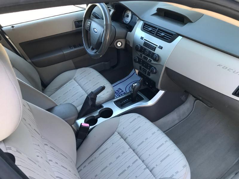 Ford Focus SE Sedan 2009