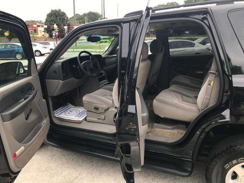 GMC Yukon SLE 2WD 2003