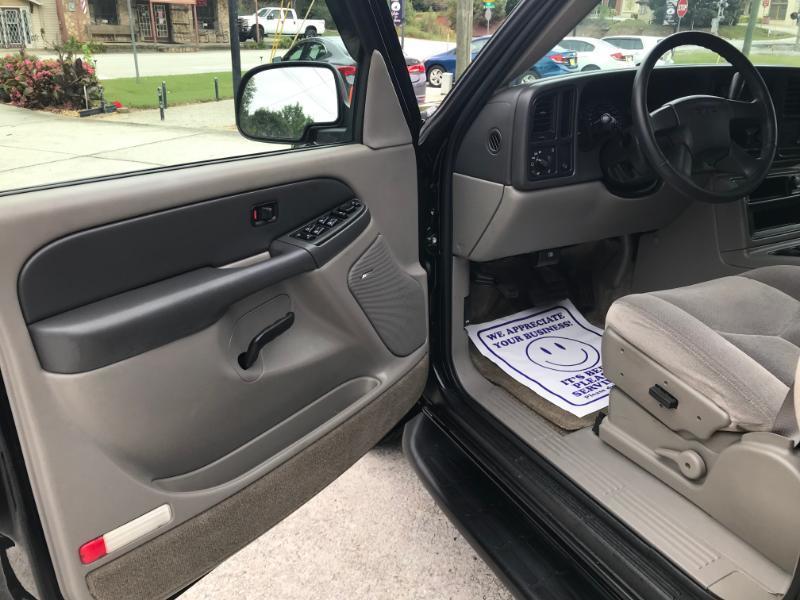GMC Yukon SLE 2WD 2003
