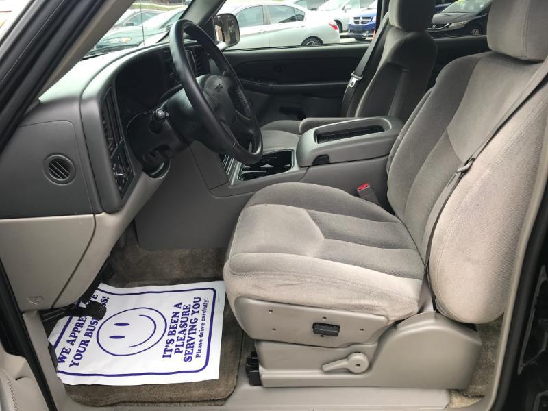 GMC Yukon SLE 2WD 2003