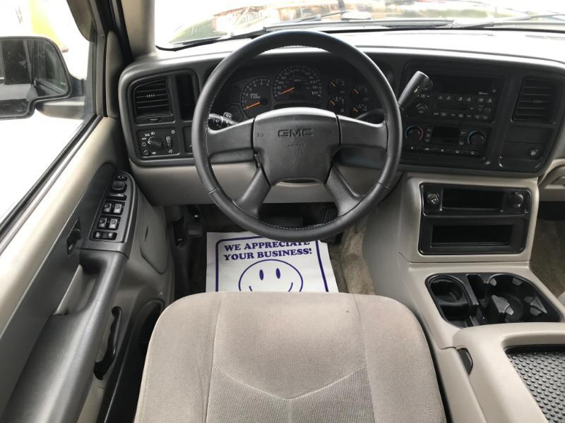 GMC Yukon SLE 2WD 2003