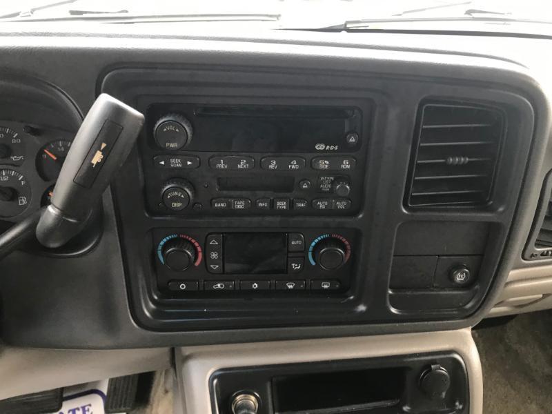 GMC Yukon SLE 2WD 2003
