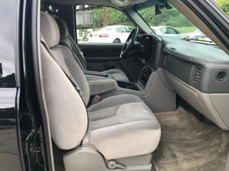 GMC Yukon SLE 2WD 2003