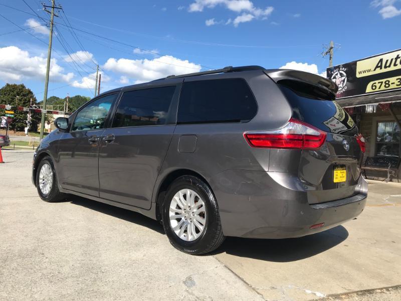 Toyota Sienna XLE FWD 8-Passenger V6 2016