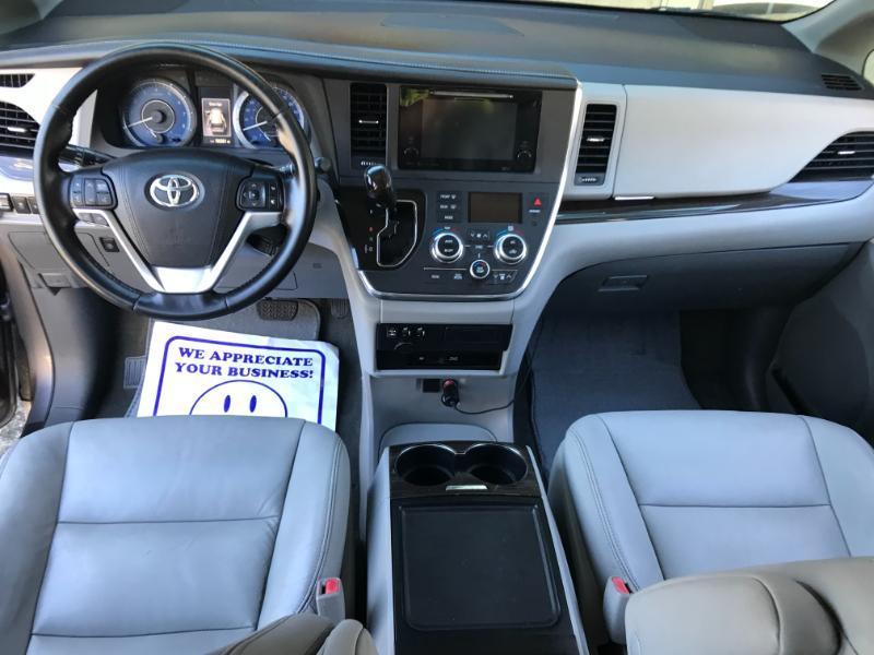 Toyota Sienna XLE FWD 8-Passenger V6 2016