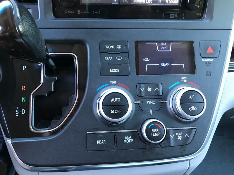 Toyota Sienna XLE FWD 8-Passenger V6 2016