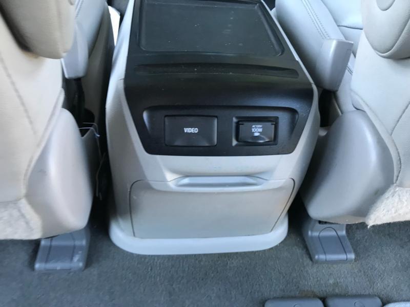 Toyota Sienna XLE FWD 8-Passenger V6 2016