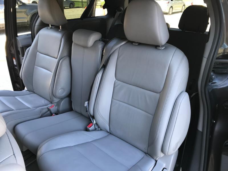Toyota Sienna XLE FWD 8-Passenger V6 2016