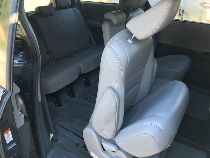 Toyota Sienna XLE FWD 8-Passenger V6 2016