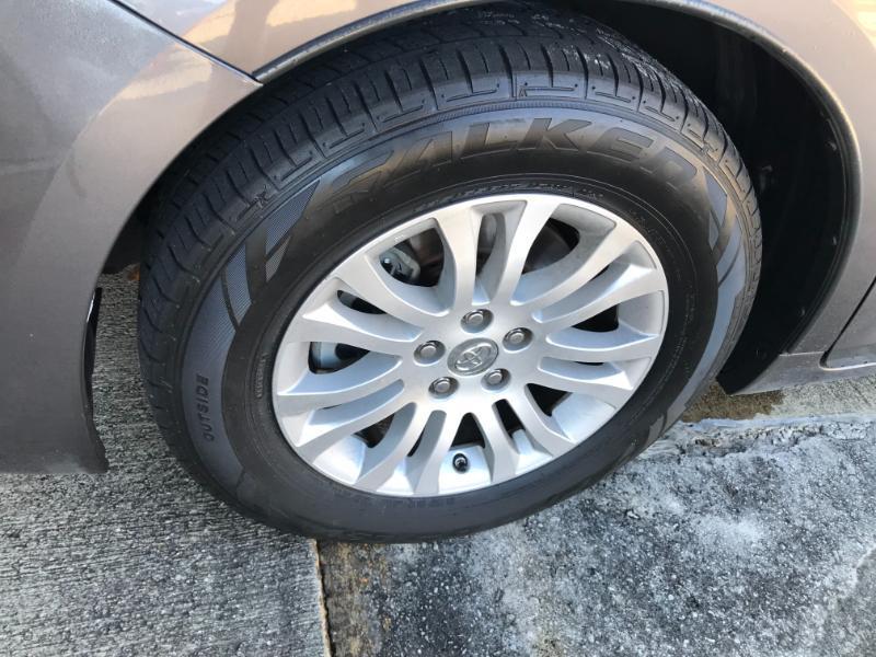 Toyota Sienna XLE FWD 8-Passenger V6 2016