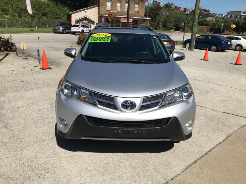Toyota RAV4 XLE FWD 2014
