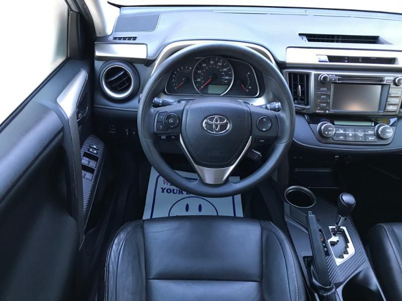 Toyota RAV4 XLE FWD 2014