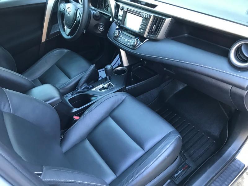 Toyota RAV4 XLE FWD 2014