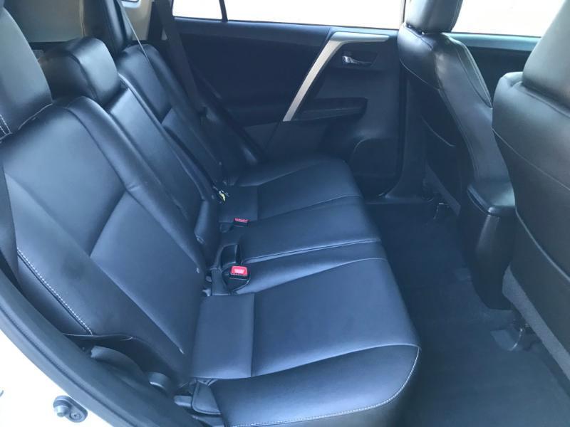 Toyota RAV4 XLE FWD 2014
