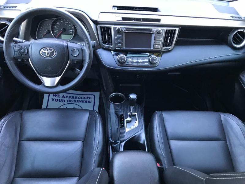 Toyota RAV4 XLE FWD 2014