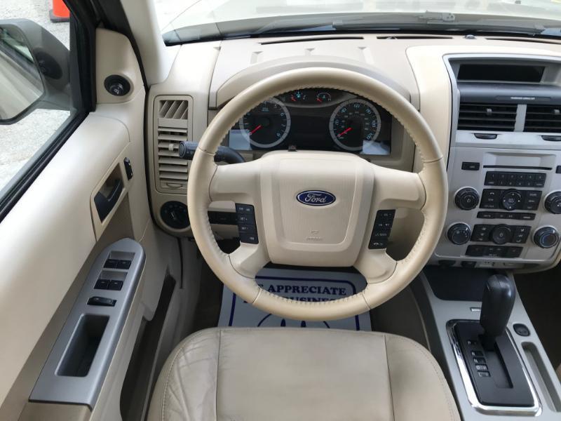 Ford Escape XLT FWD 2012