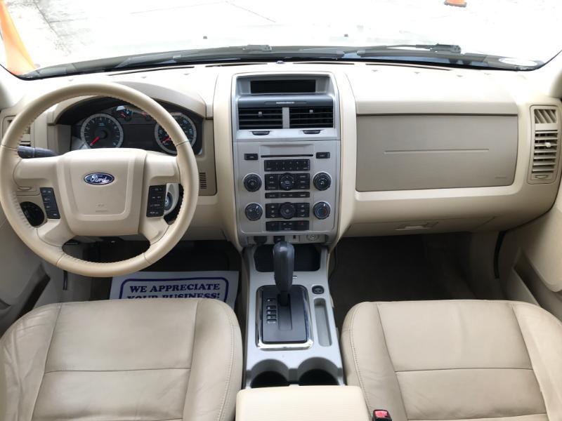 Ford Escape XLT FWD 2012