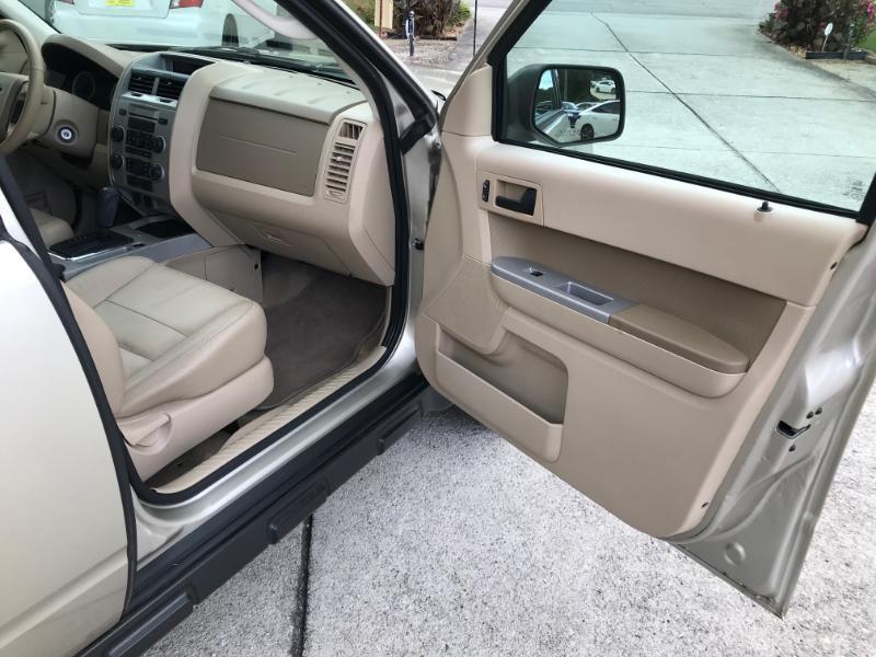 Ford Escape XLT FWD 2012