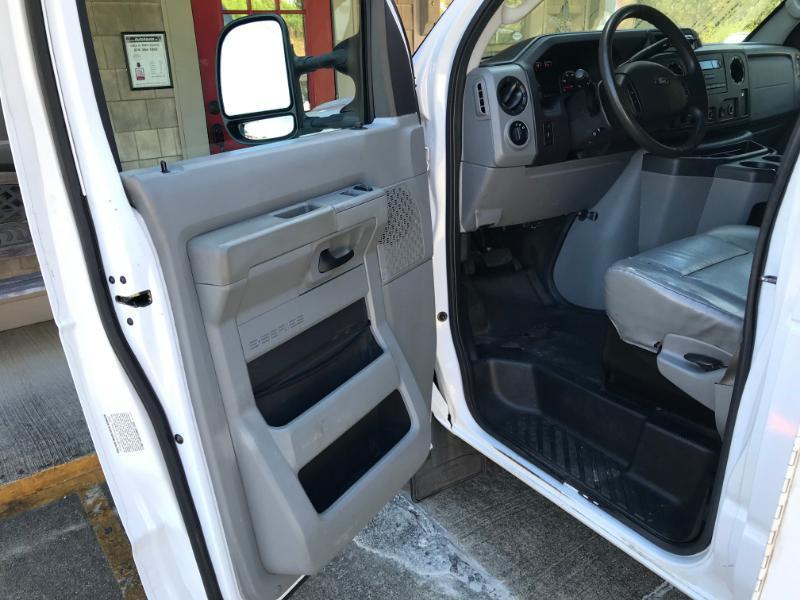 Ford Econoline E-350 Super Duty 2016