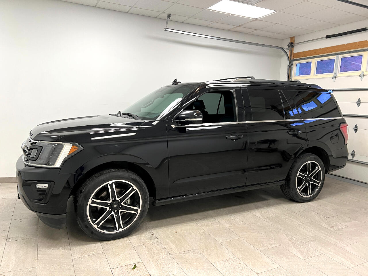 Used 2019 Ford Expedition Limited with VIN 1FMJU1KT4KEA01689 for sale in Kansas City