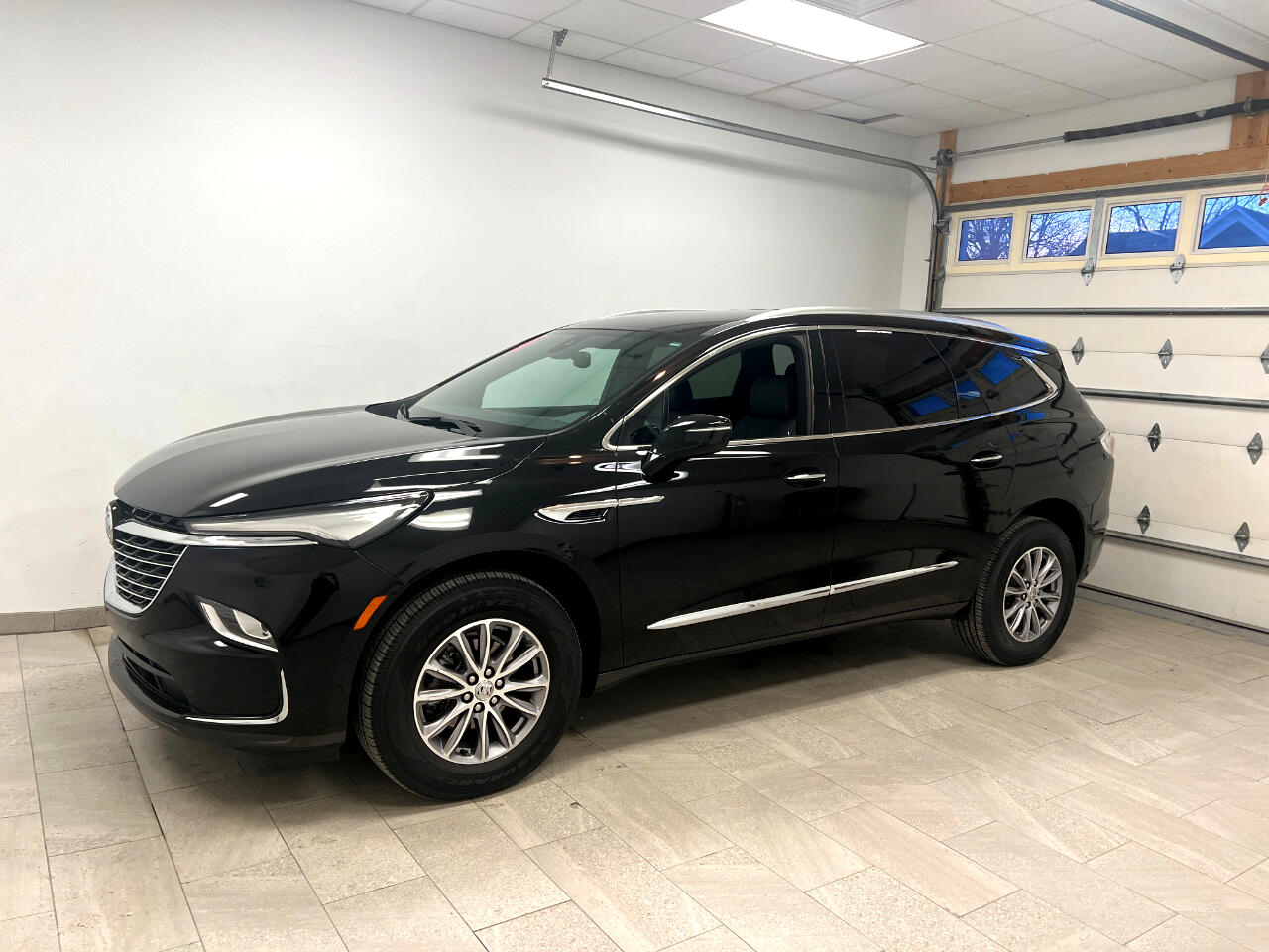 Used 2023 Buick Enclave Essence with VIN 5GAERBKW7PJ135426 for sale in Kansas City