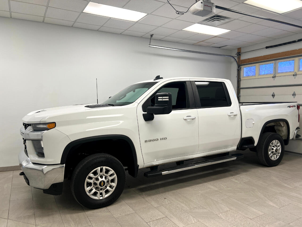 Used 2023 Chevrolet Silverado 2500HD LT with VIN 2GC4YNEY2P1706360 for sale in Kansas City