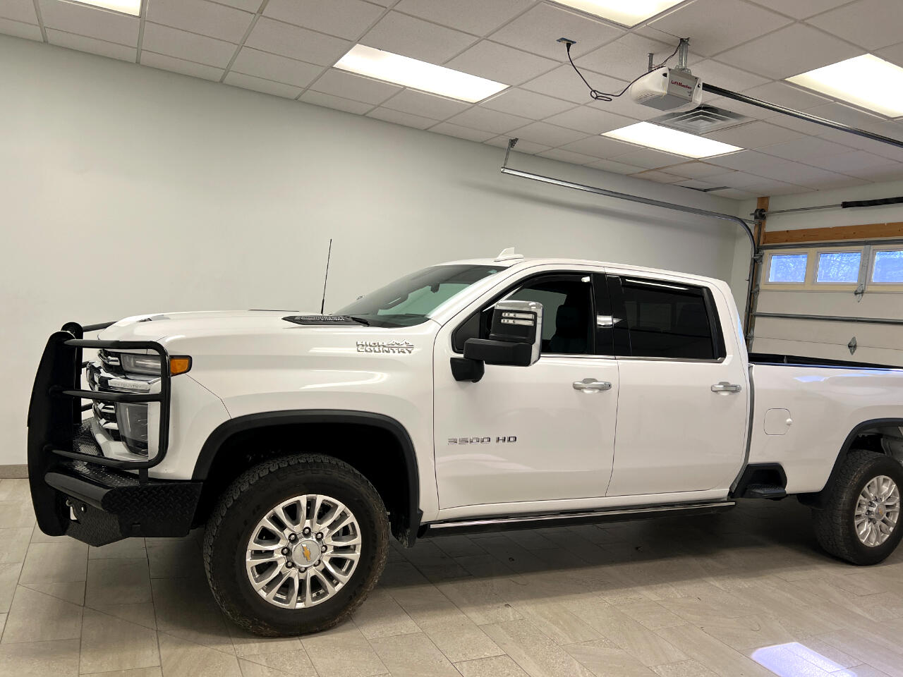 Used 2023 Chevrolet Silverado 3500HD High Country with VIN 1GC4YVEYXPF133491 for sale in Kansas City
