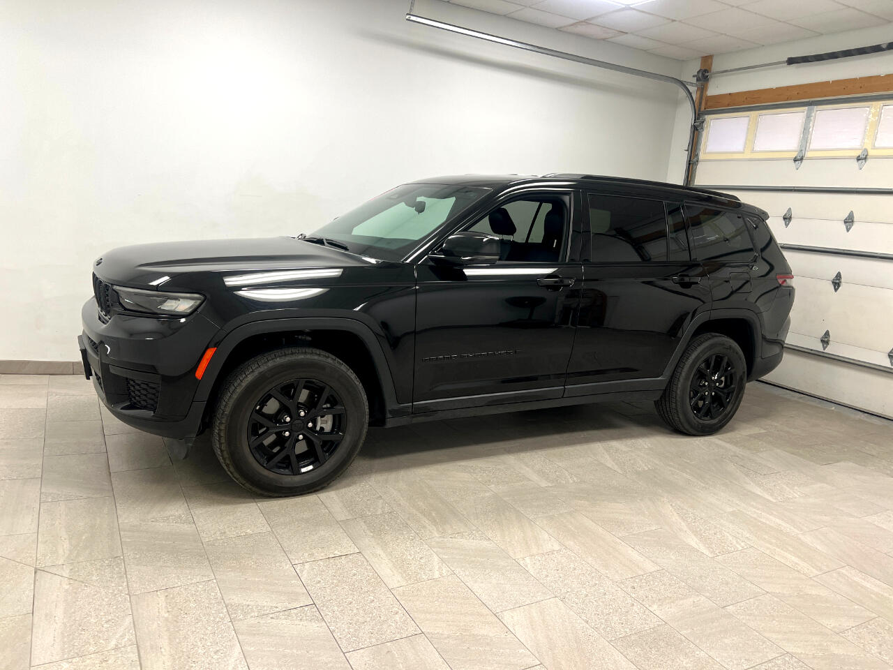 Jeep Grand Cherokee L Altitude 4x4 2024 Jeep Grand Cherokee L Altitude 4x4 2024